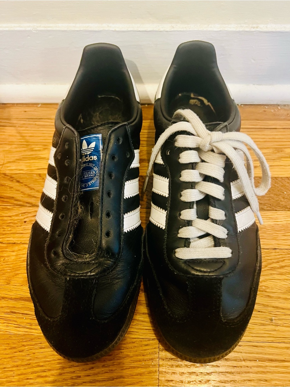 Adidas Samba OG - Excellent Used Condition (missing one shoelace) - Picture 2 of 6